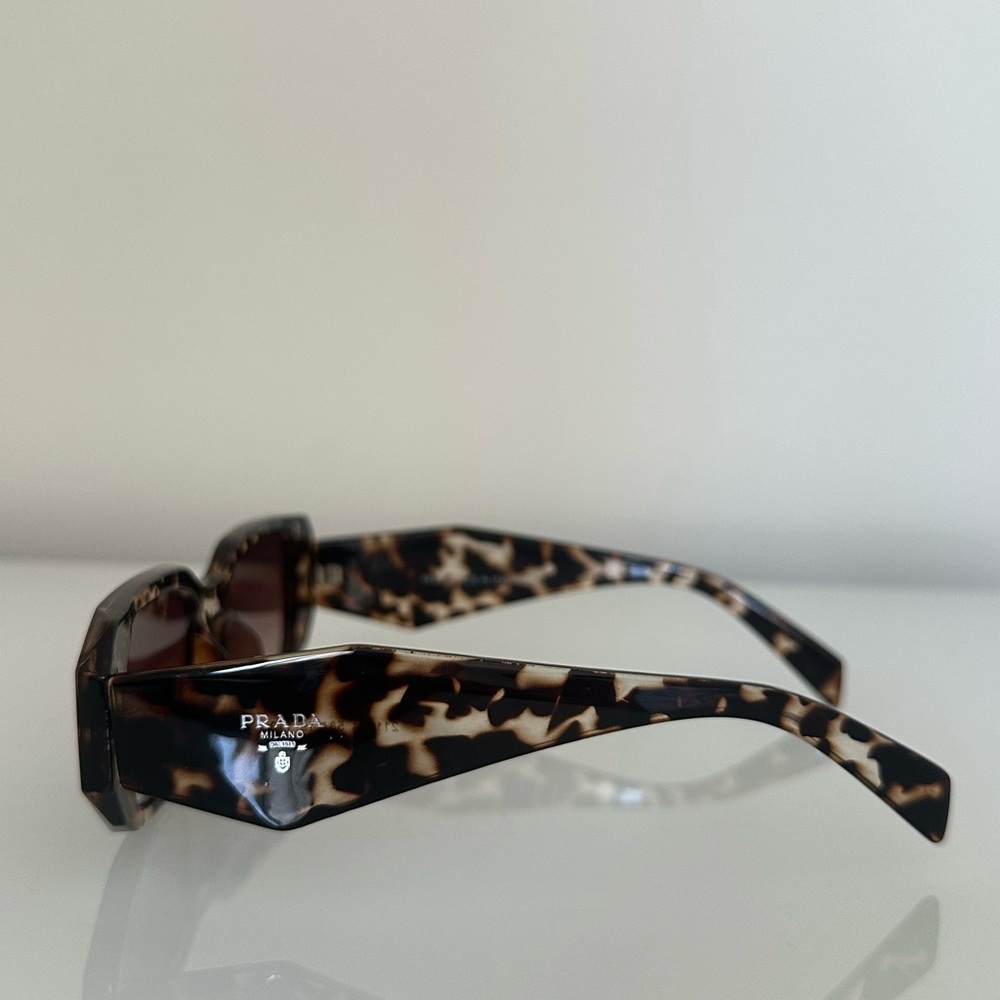 Prada Tortoise Shell Women's Sunglasses - Picture 4 of 5